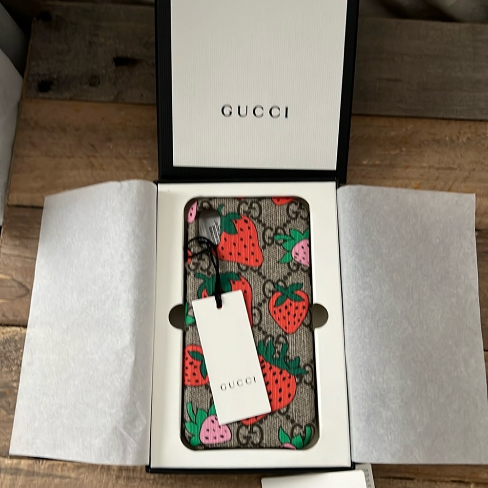 NWT Gucci iPhone case strawberry design